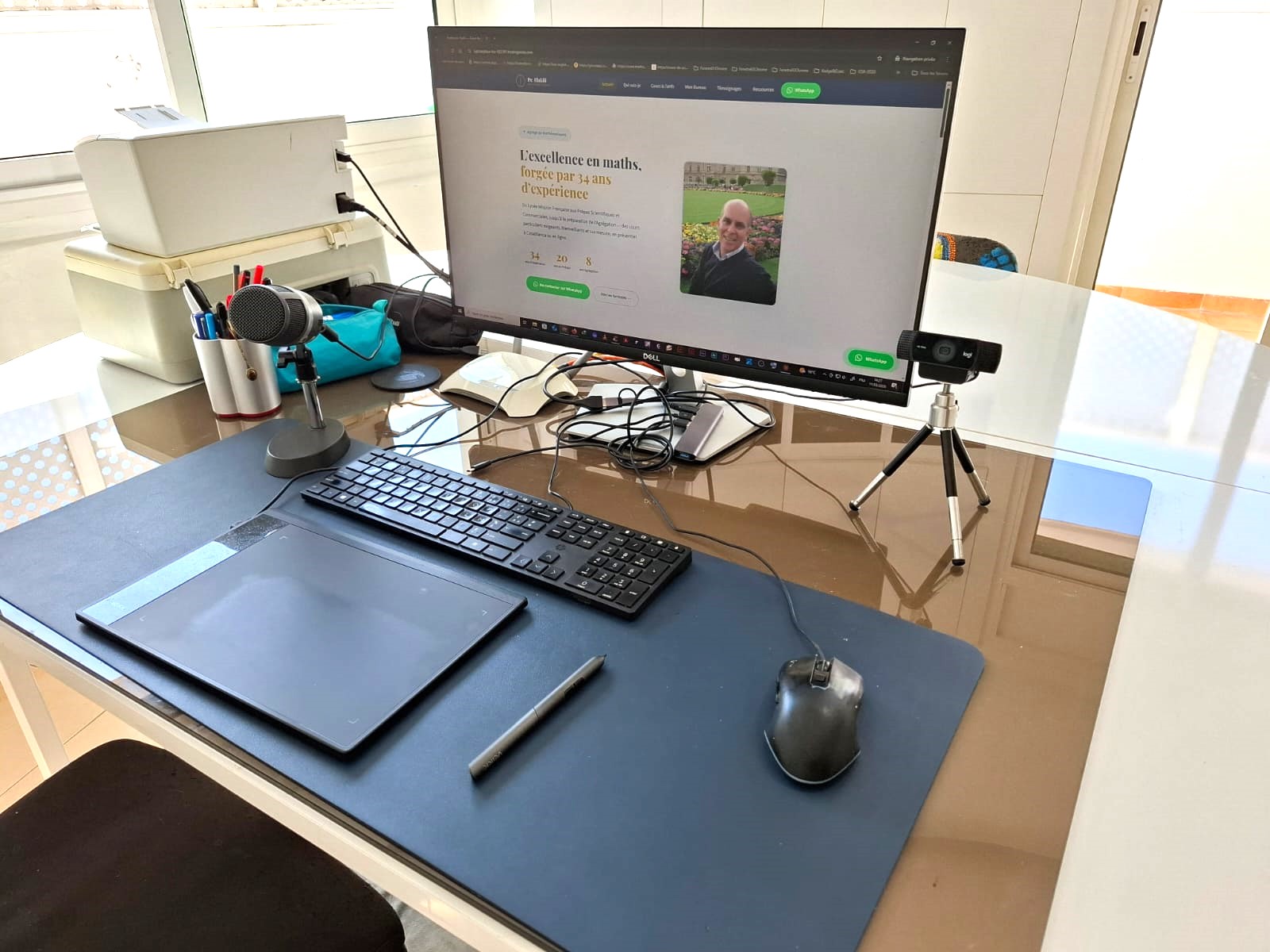 Setup cours à distance — Tablette graphique, écran, micro pro, caméra HD